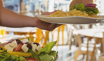 Essen beim uns im Bistro im Einkaufszentrum Gelsdorf